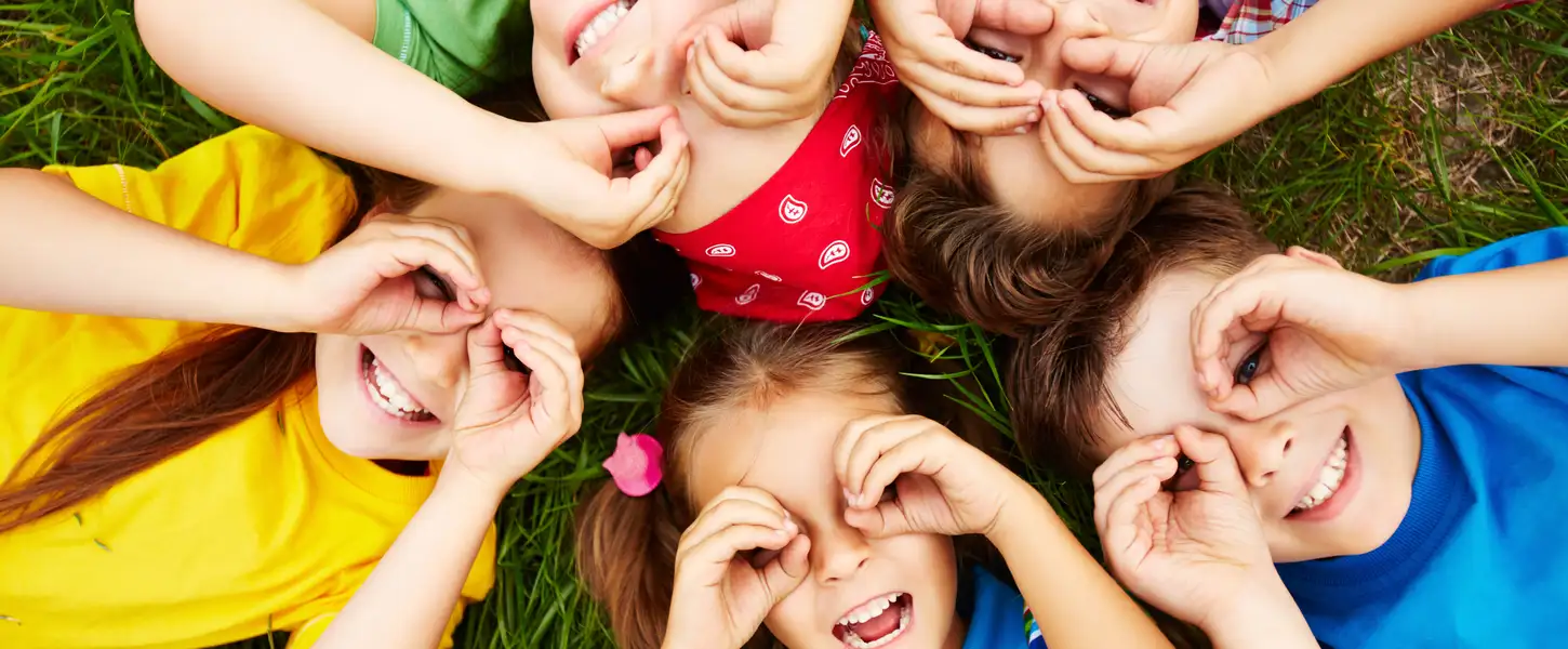 bambini che giocano bambini che giocano